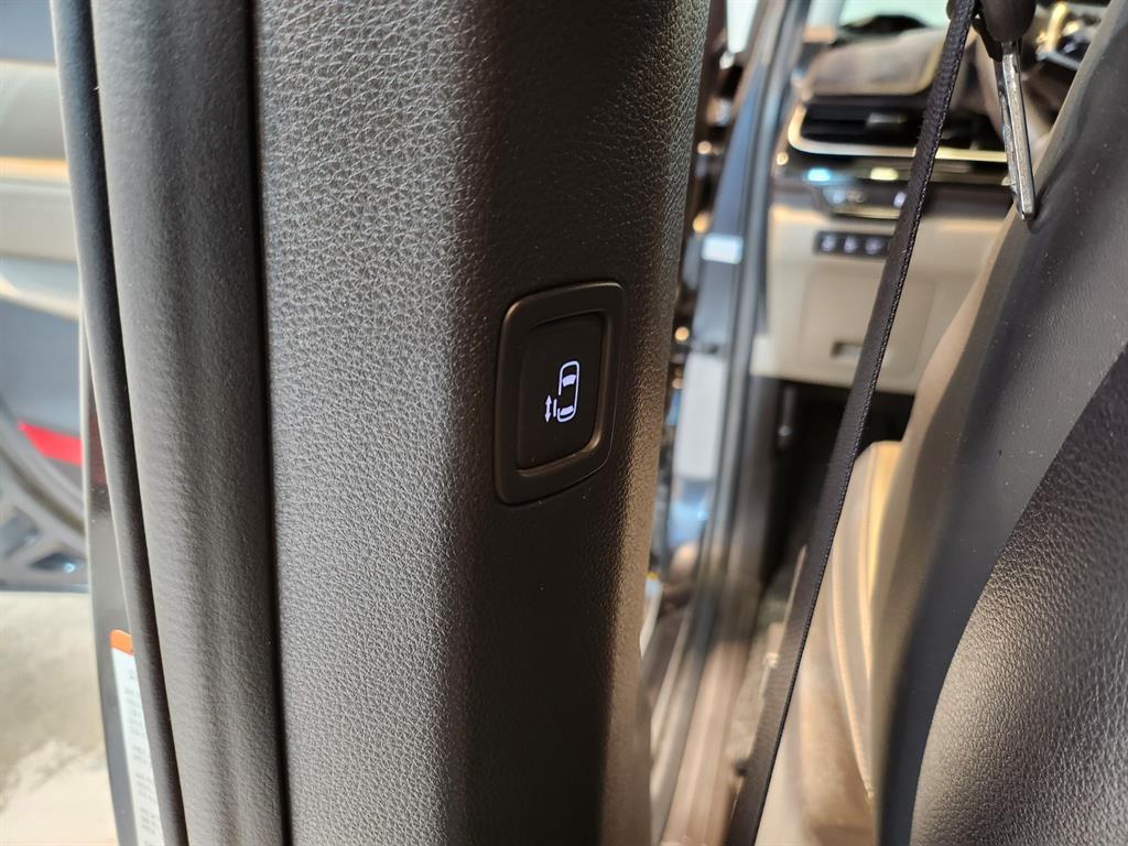 KIA Carnival - Vista 10