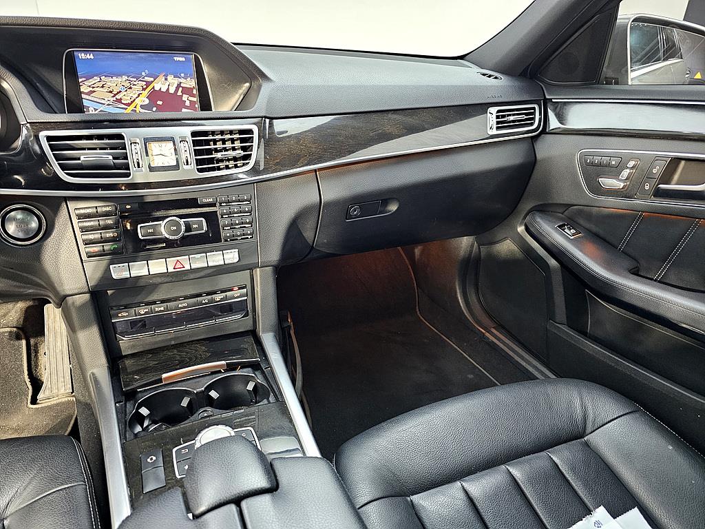 Mercedes Benz E class - Vista 10