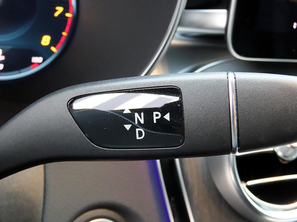 Mercedes Benz GLC Class - Vista 11