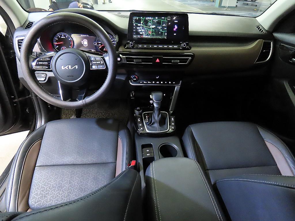 KIA Seltos - Vista 10