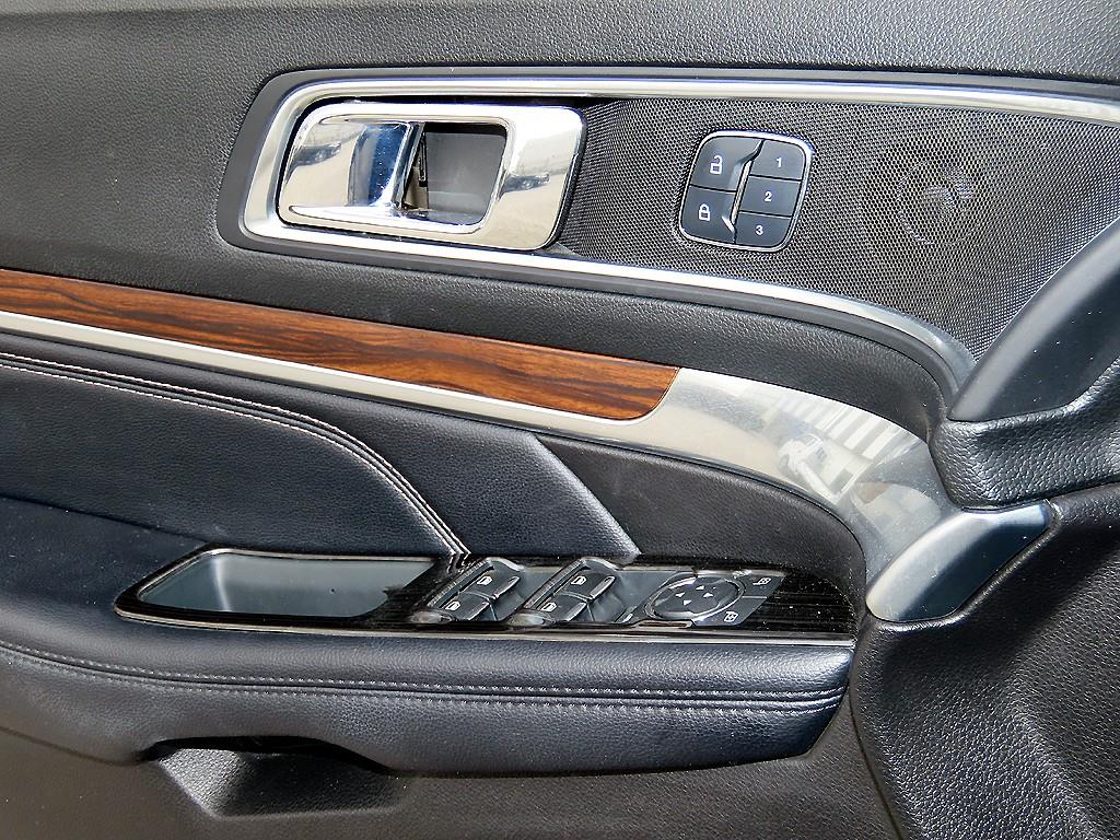 Ford Explorer - Vista 11