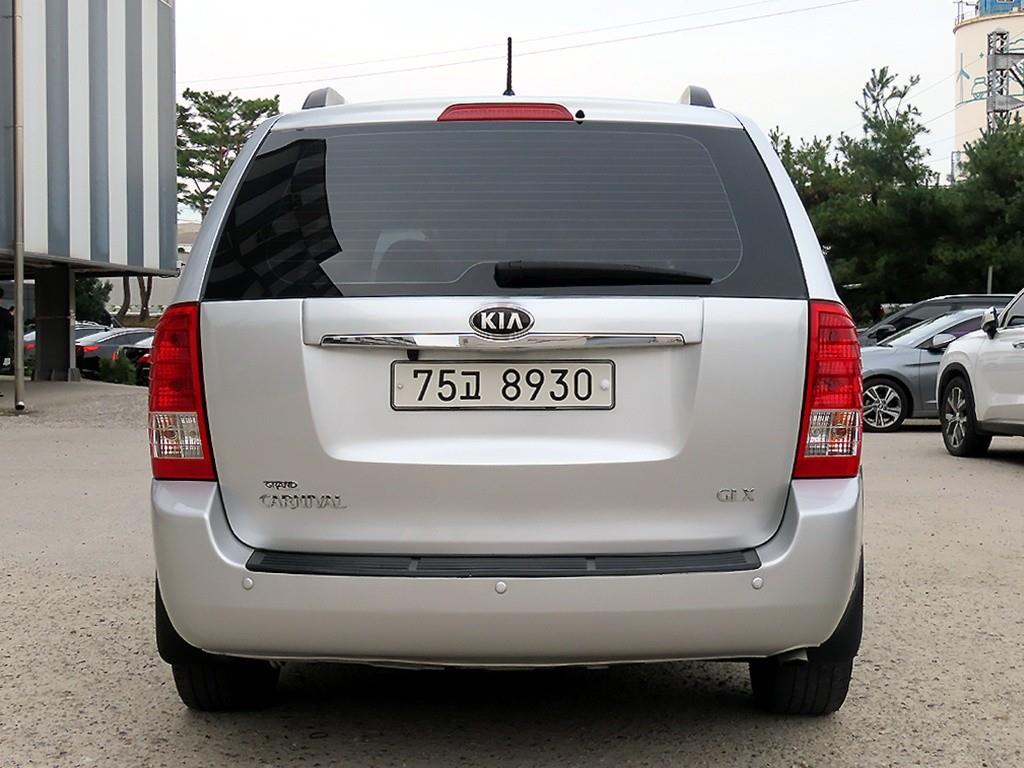 KIA Carnival - Vista 4