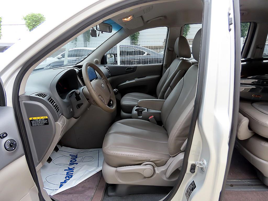KIA Carnival - Vista 5