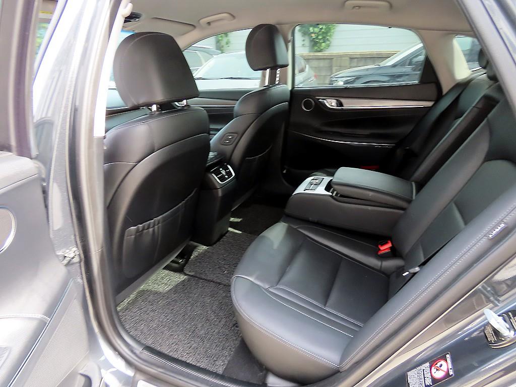 HYUNDAI Grandeur - Vista 6