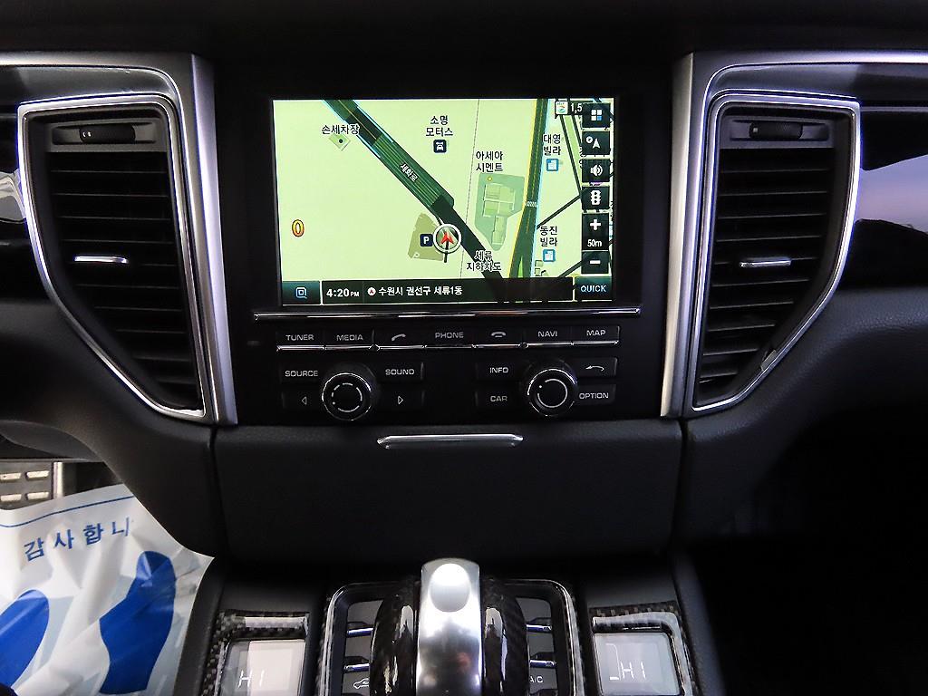 Porsche Macan - Vista 12