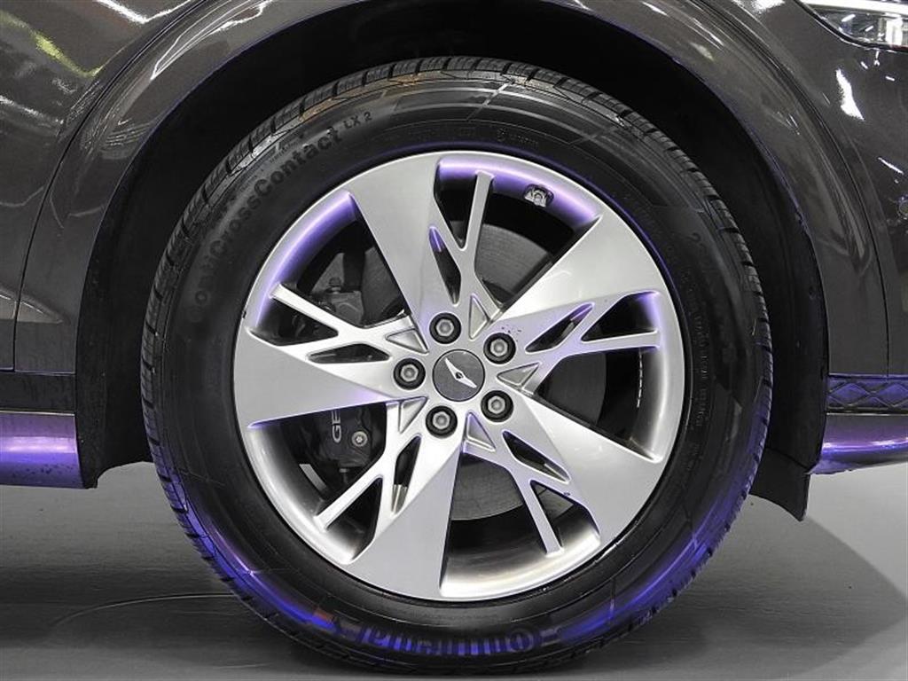 Genesis GV70 - Vista 7