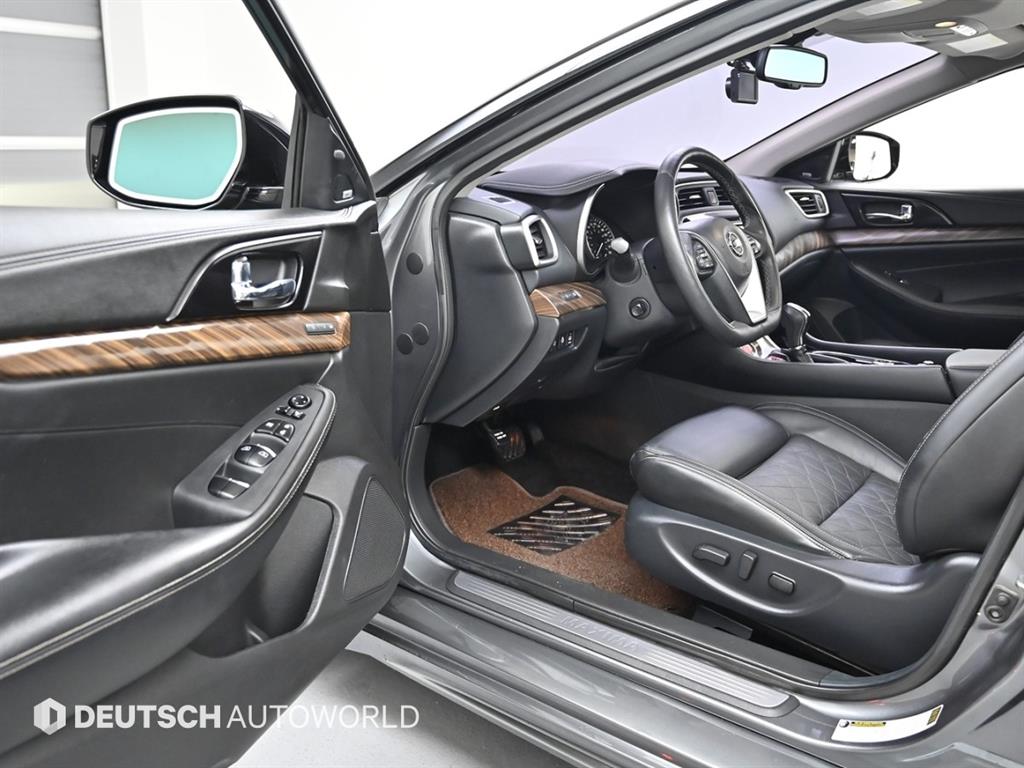 Nissan Maxima - Vista 11