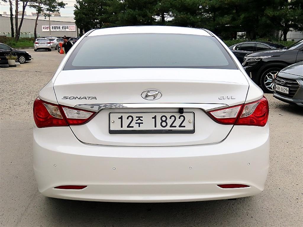 HYUNDAI Sonata - Vista 4
