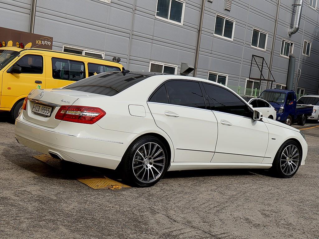 Mercedes Benz E class - Vista 7
