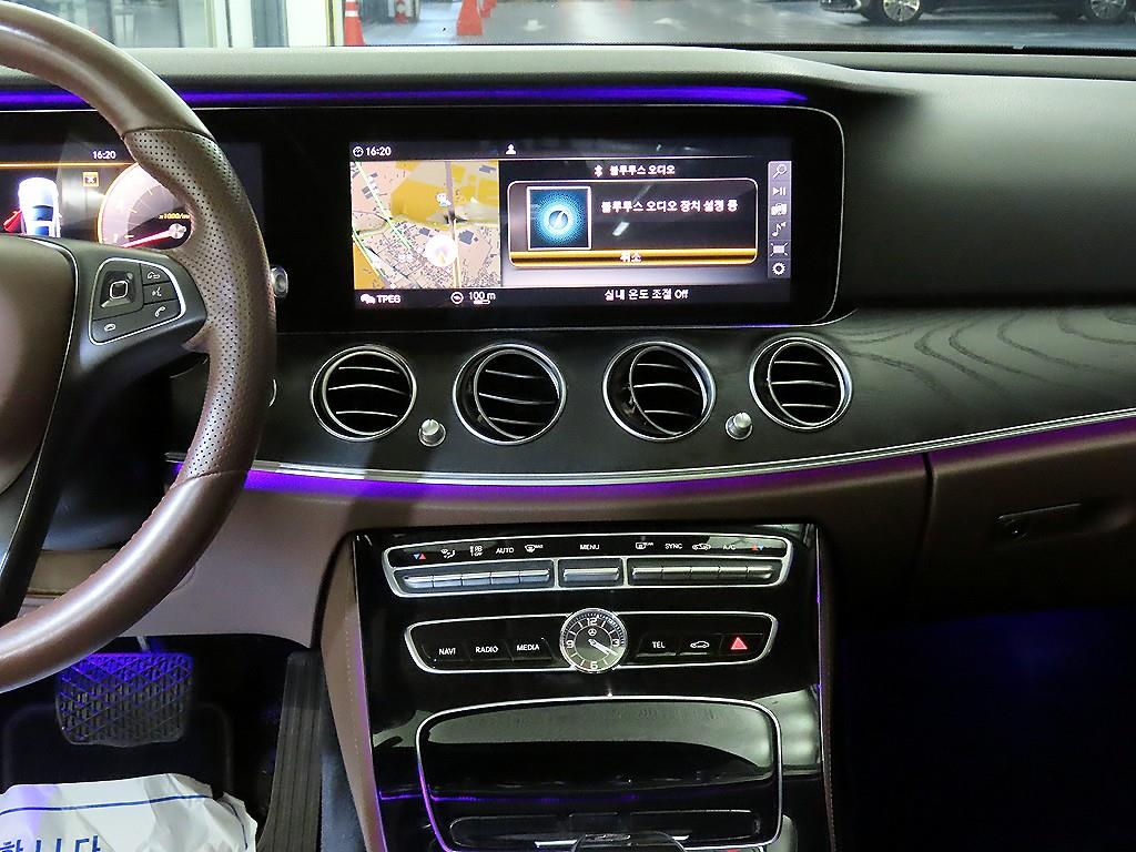 Mercedes Benz E class - Vista 11