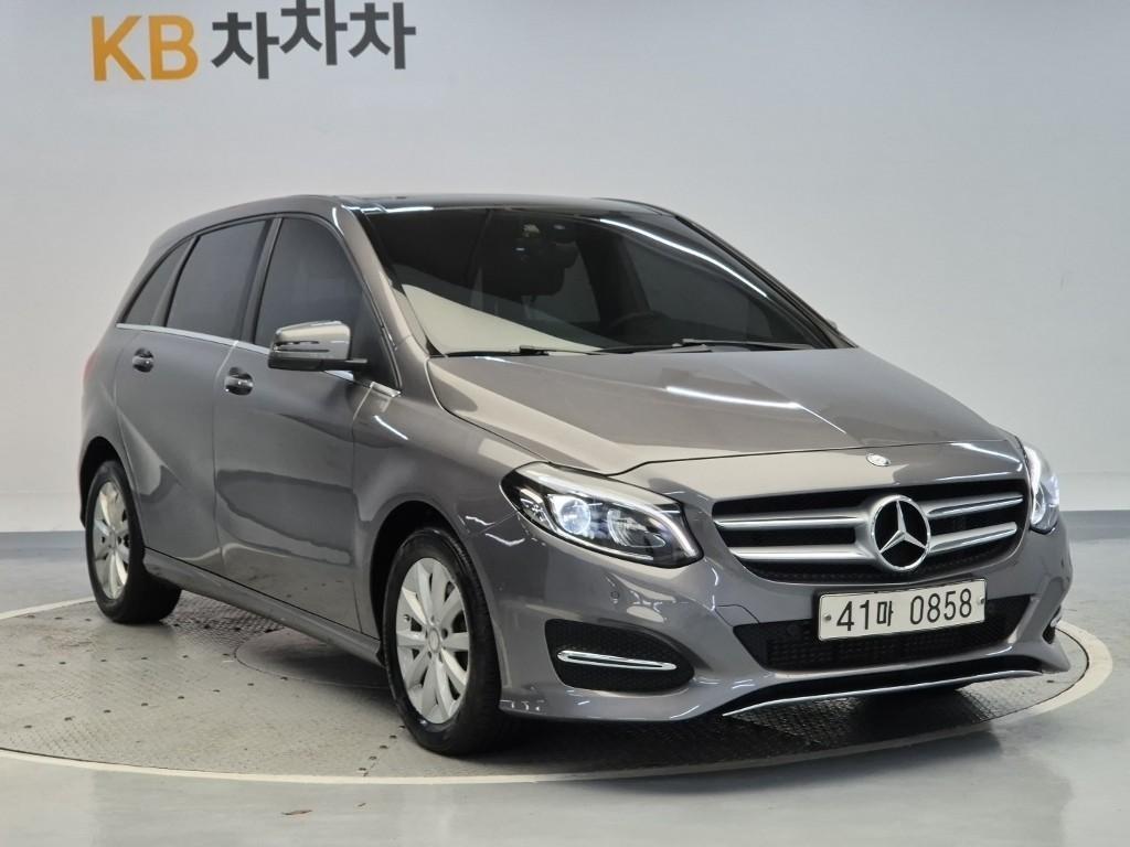 Mercedes Benz B Class (MY B) - Vista 4