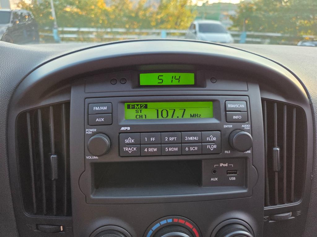 HYUNDAI Starex - Vista 11