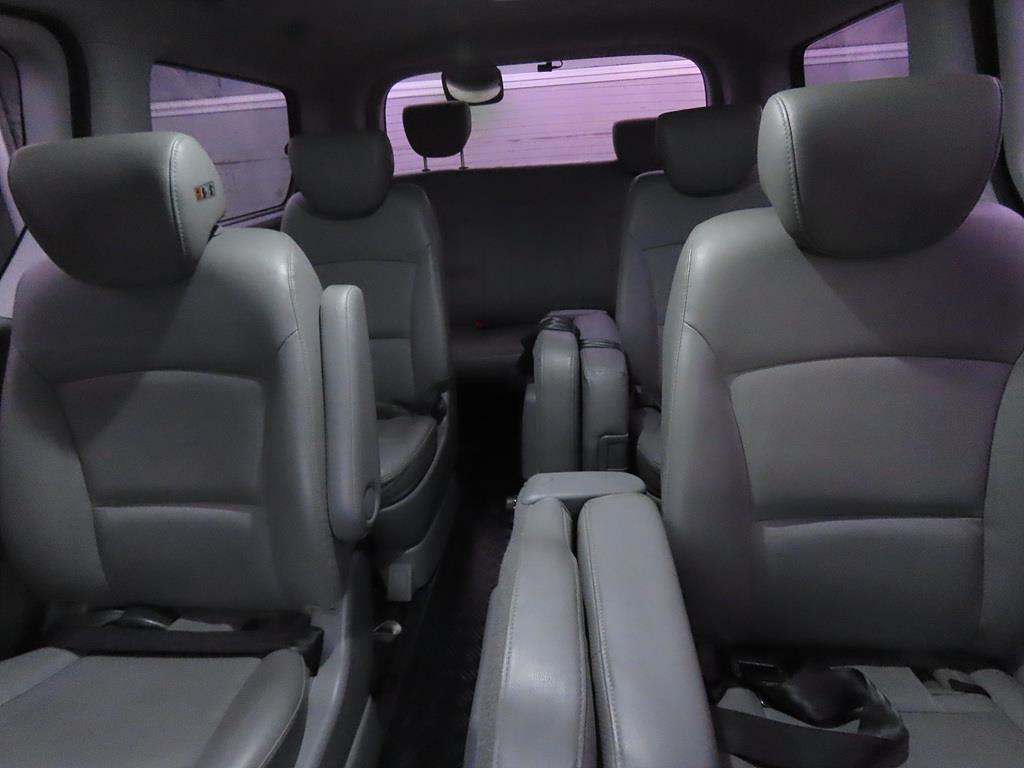 HYUNDAI Starex - Vista 9