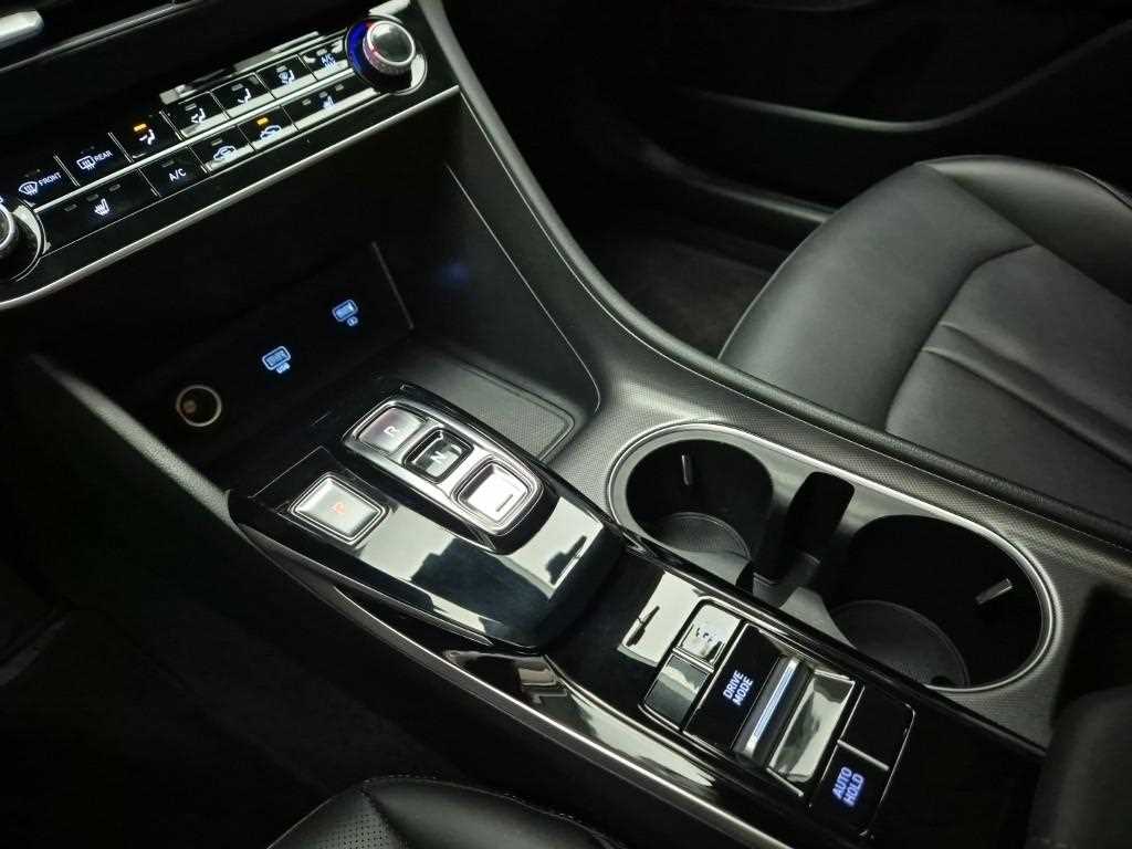 HYUNDAI Sonata - Vista 8