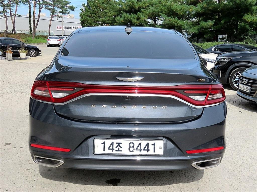 HYUNDAI Grandeur - Vista 4