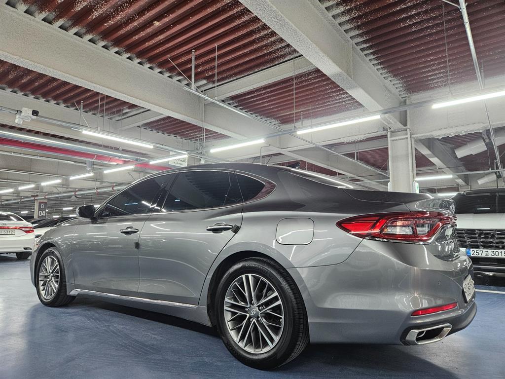 HYUNDAI Grandeur - Vista 6