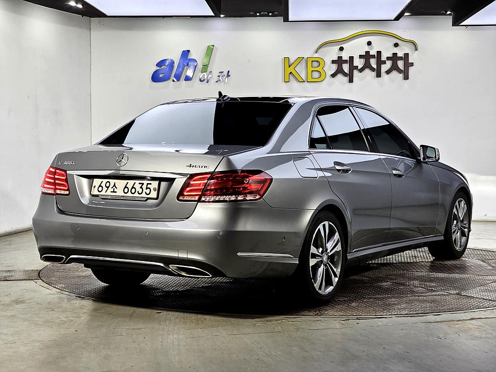 Mercedes Benz E class - Vista 4