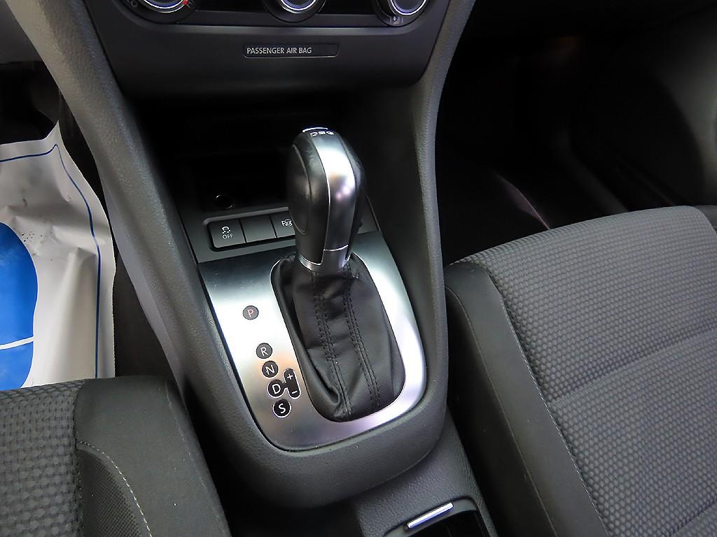 Volkswagen Golf - Vista 10