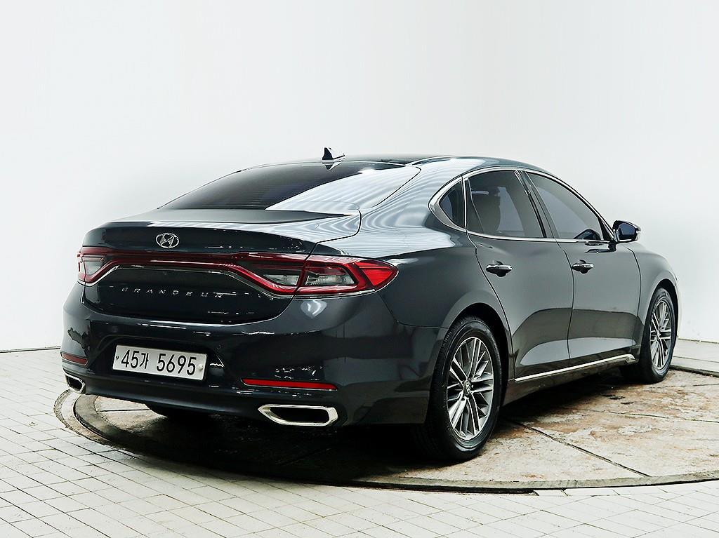 HYUNDAI Grandeur - Vista 7