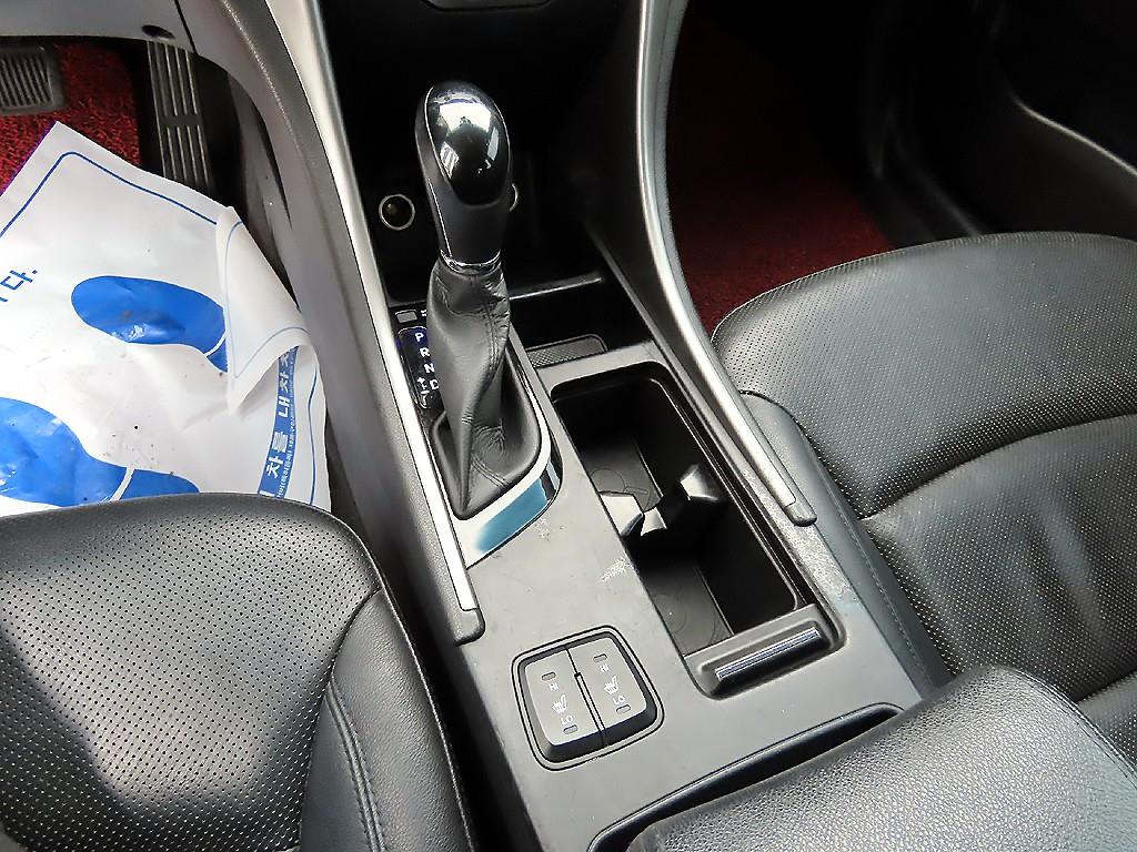 HYUNDAI Sonata - Vista 11