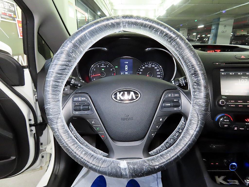 KIA K3 - Vista 8