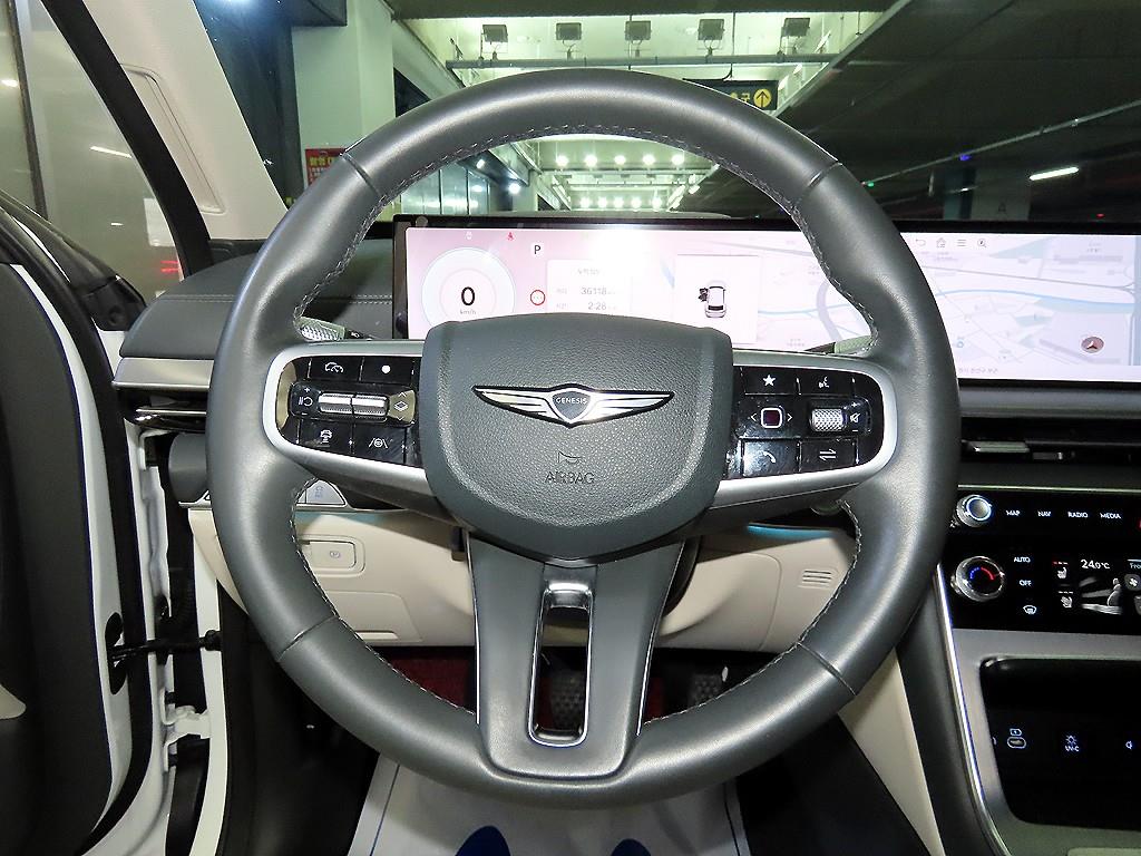 Genesis GV80 - Vista 8