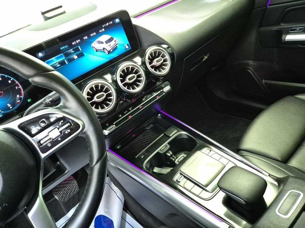 Mercedes Benz GLA Class - Vista 10