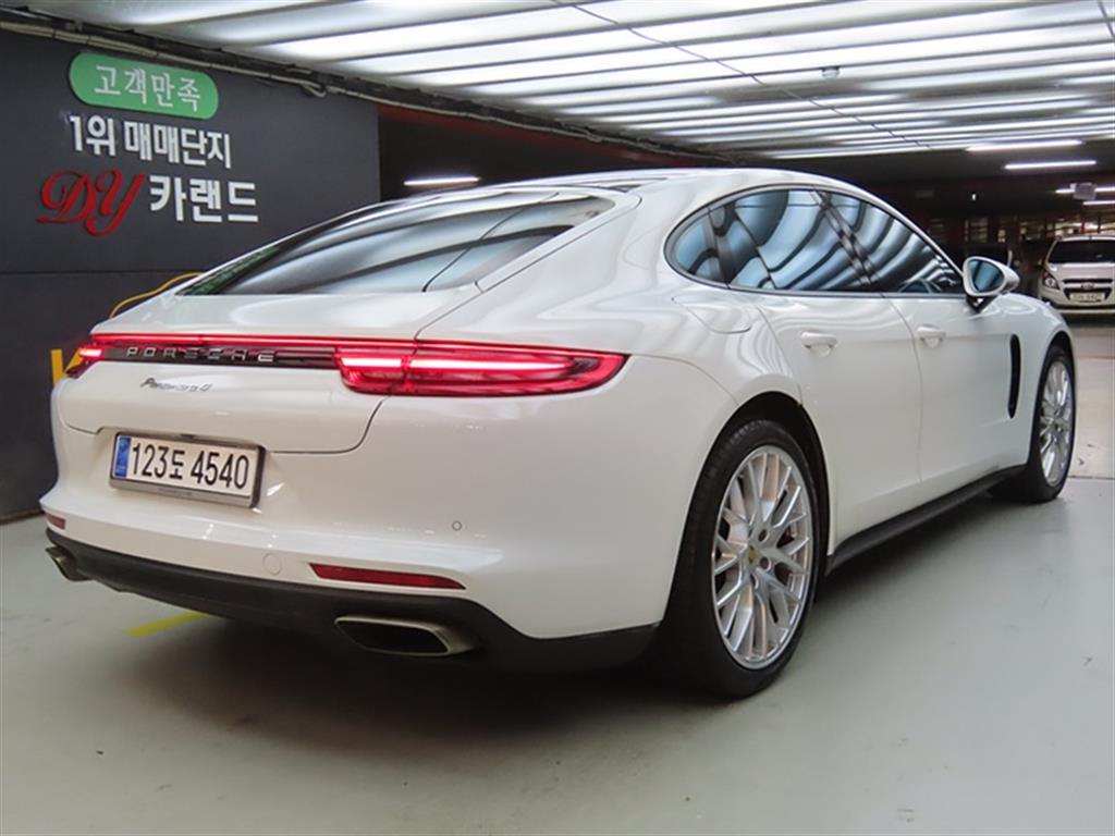 Porsche Panamera - Vista 4