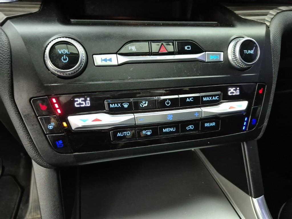 Ford Explorer - Vista 10