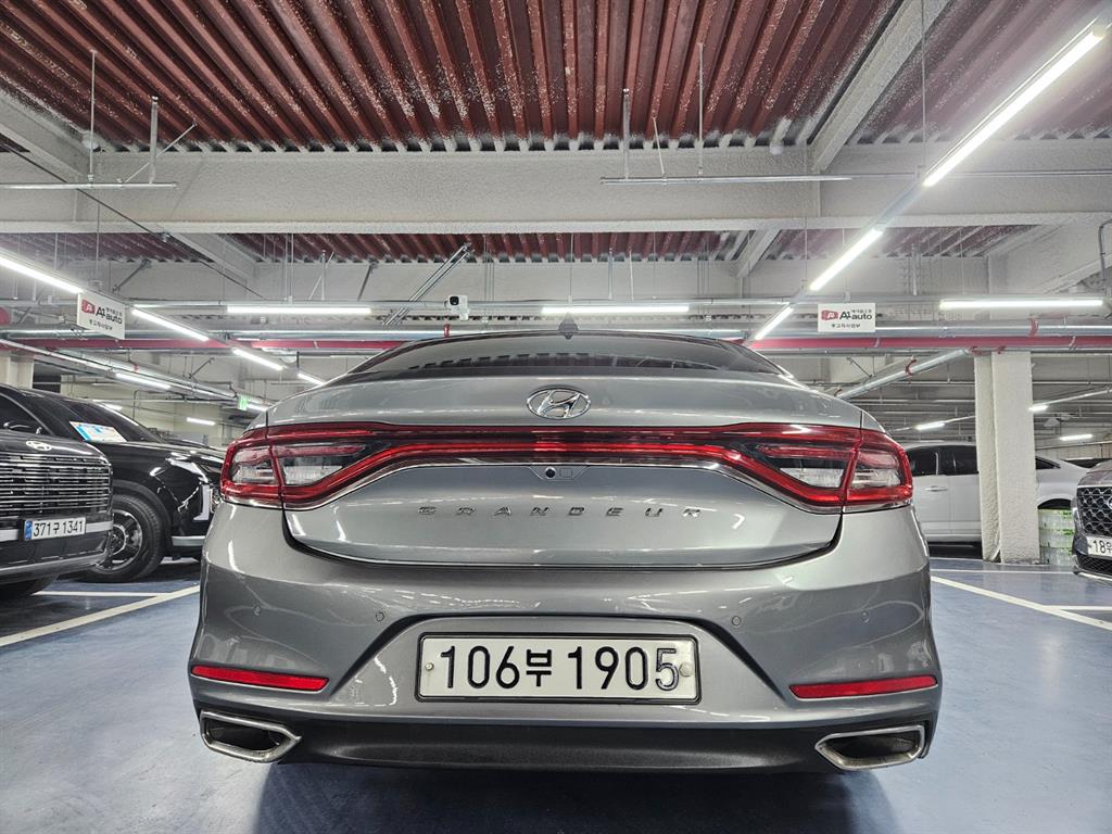 HYUNDAI Grandeur - Vista 5