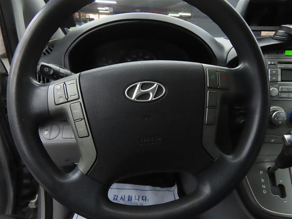 HYUNDAI Starex - Vista 8