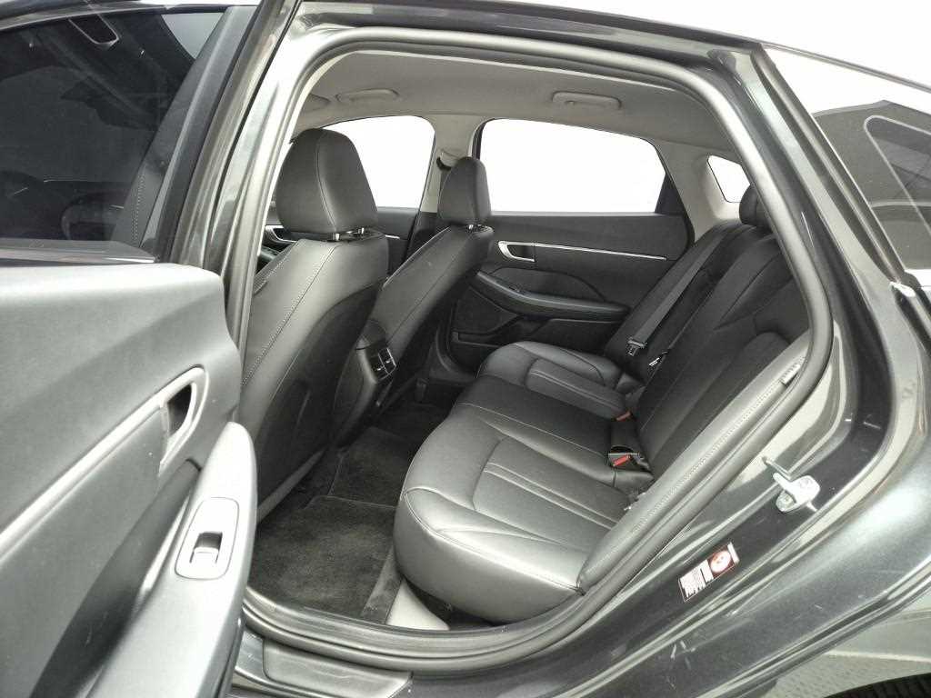 HYUNDAI Sonata - Vista 12