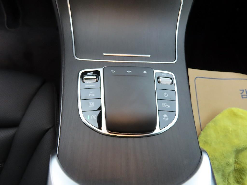 Mercedes Benz GLC Class - Vista 12