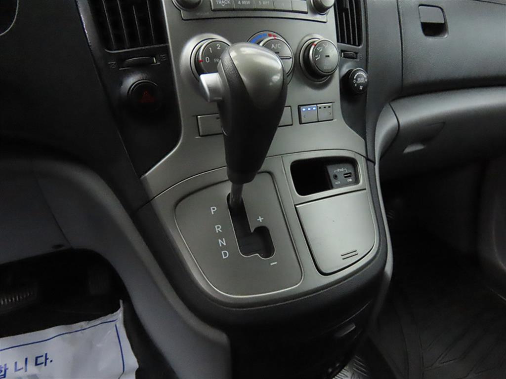 HYUNDAI Starex - Vista 11