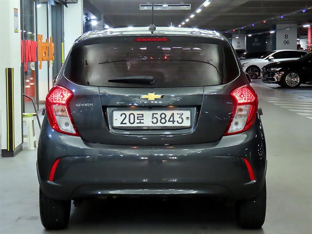 Chevrolet Spark - Vista 5