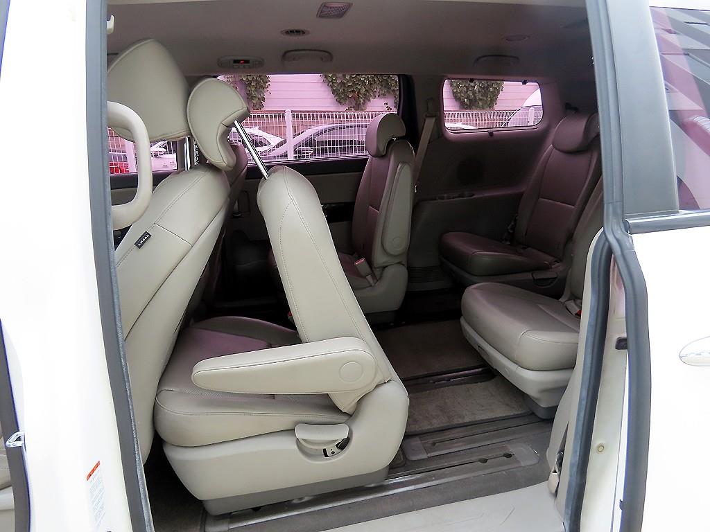 KIA Carnival - Vista 6
