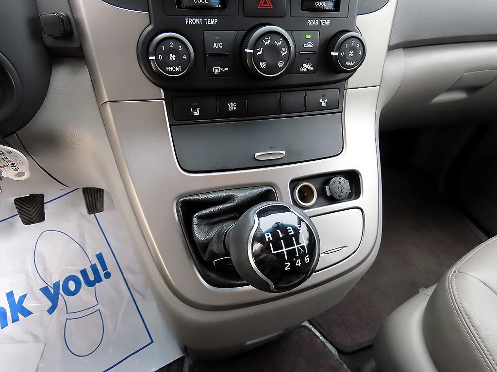 KIA Carnival - Vista 10