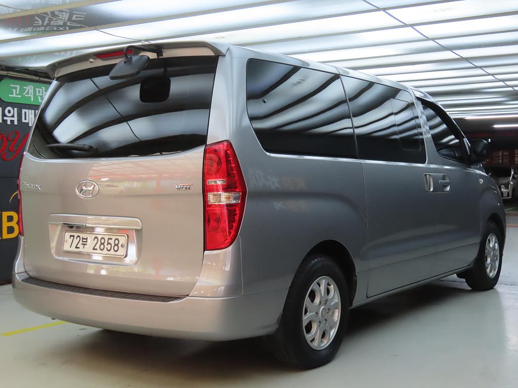 HYUNDAI Starex - Vista 4