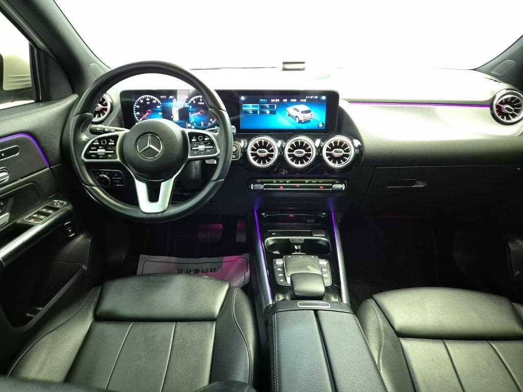 Mercedes Benz GLA Class - Vista 7