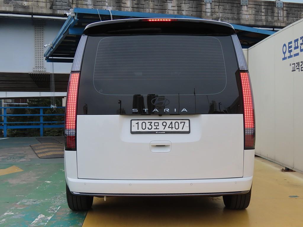 HYUNDAI Staria - Vista 4