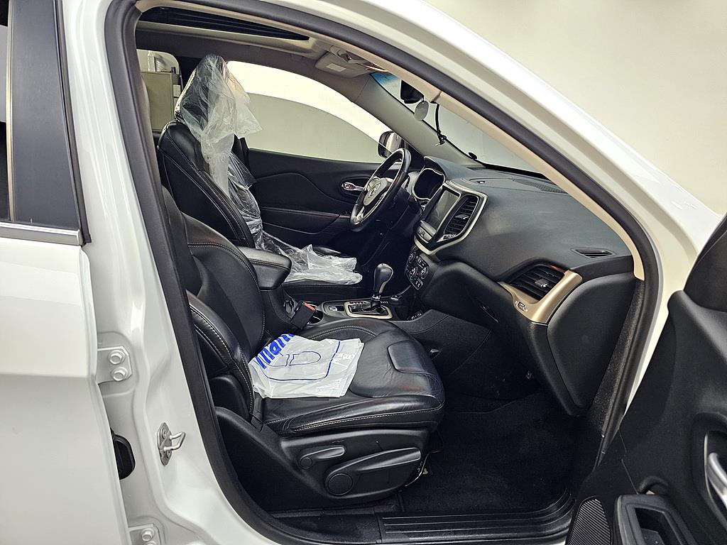 Jeep Cherokee - Vista 11