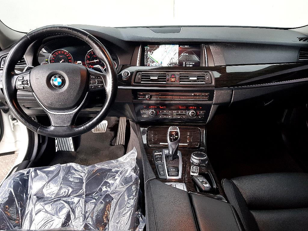 BMW 5 Series - Vista 5