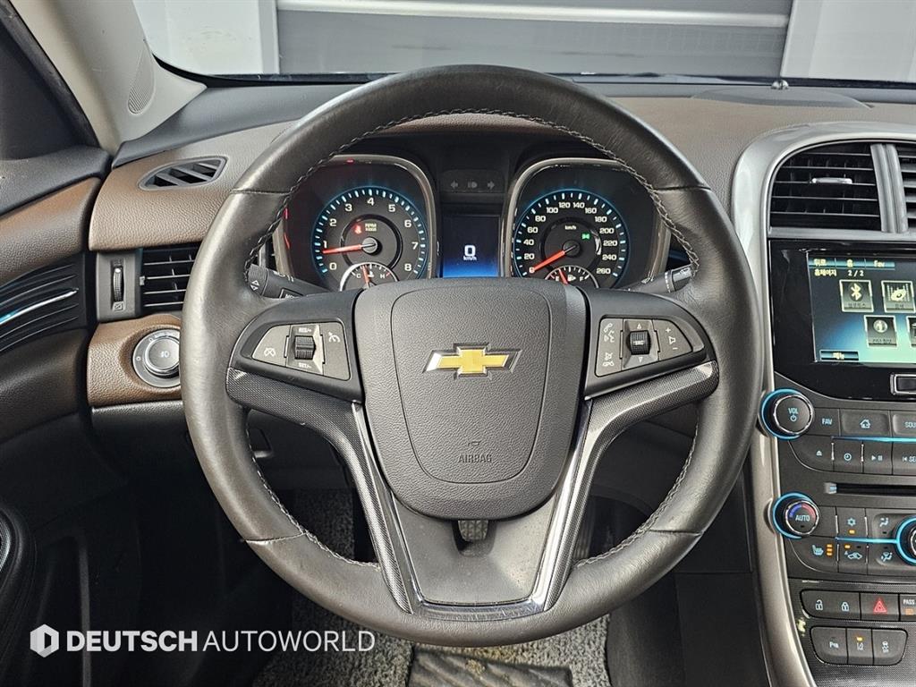 Chevrolet Malibu - Vista 11