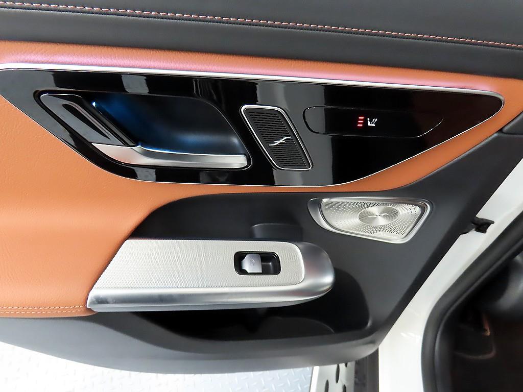 Mercedes Benz GLC Class - Vista 12