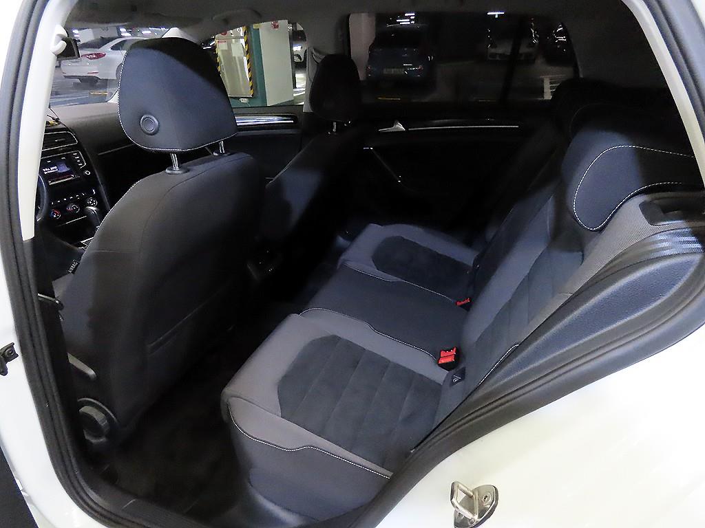 Volkswagen Golf - Vista 7