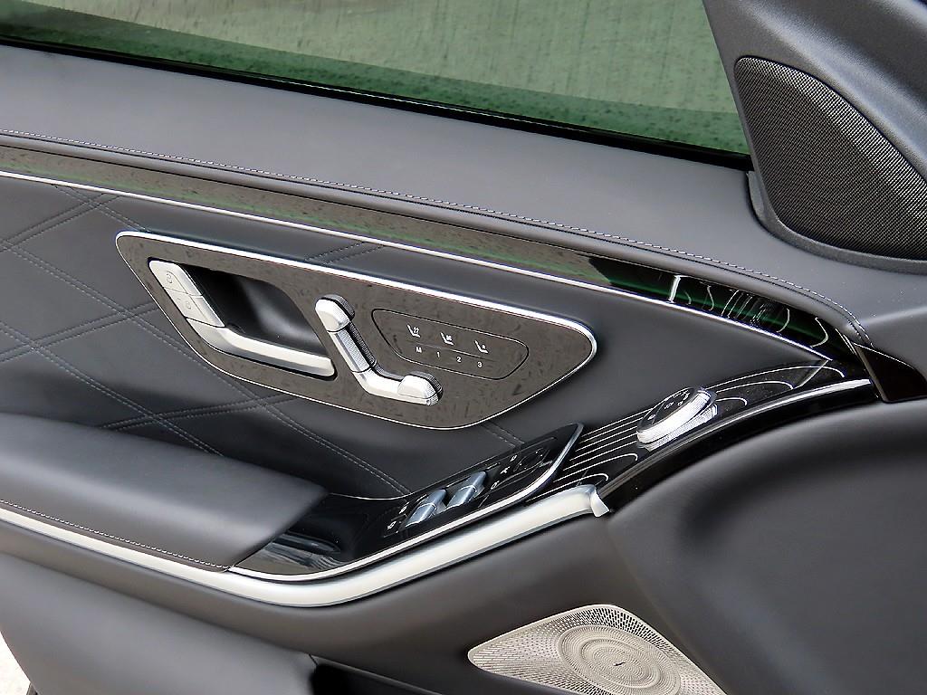 Mercedes Benz S Class - Vista 12