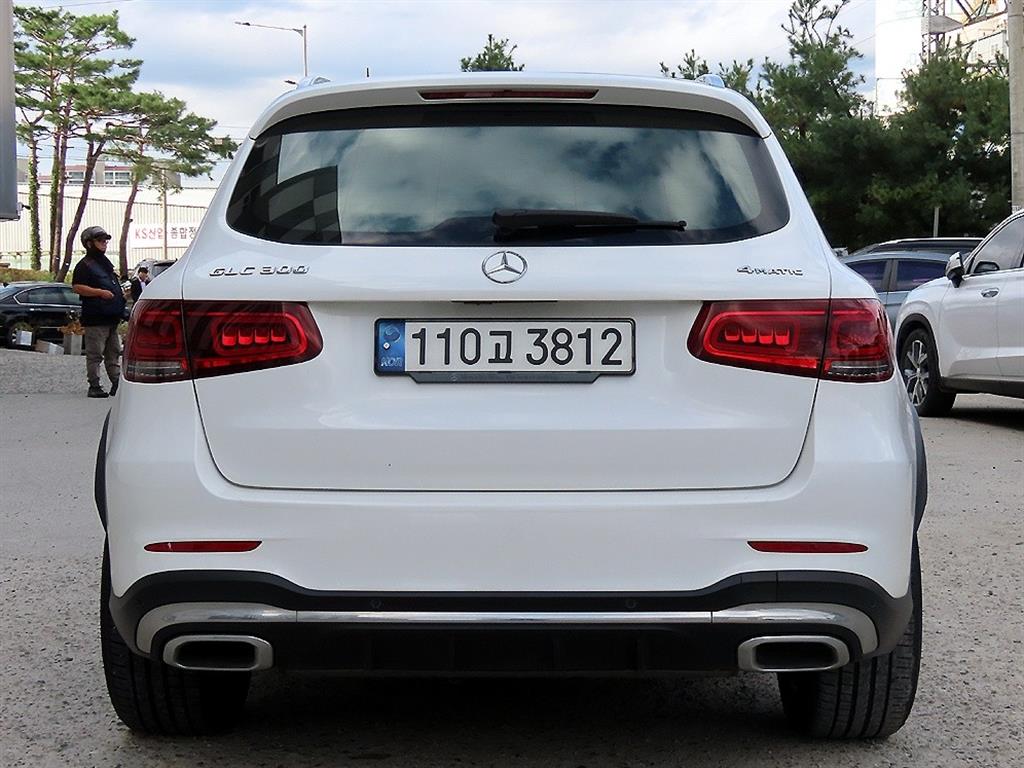 Mercedes Benz GLC Class - Vista 4
