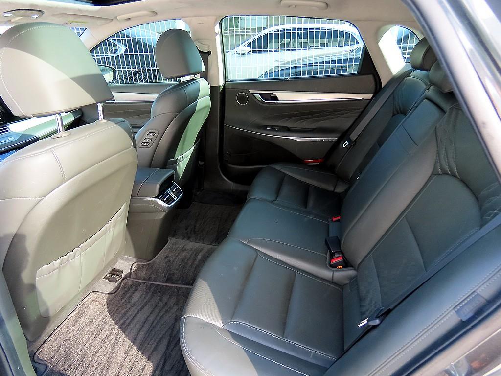 HYUNDAI Grandeur - Vista 6