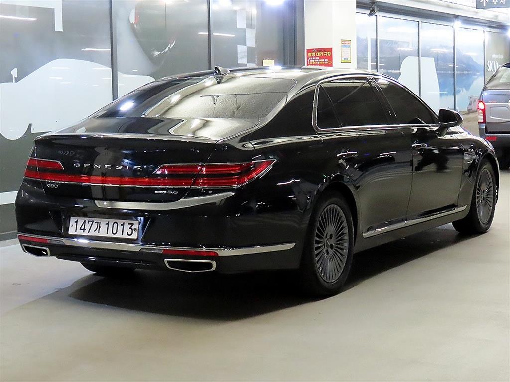 Genesis G90 - Vista 4