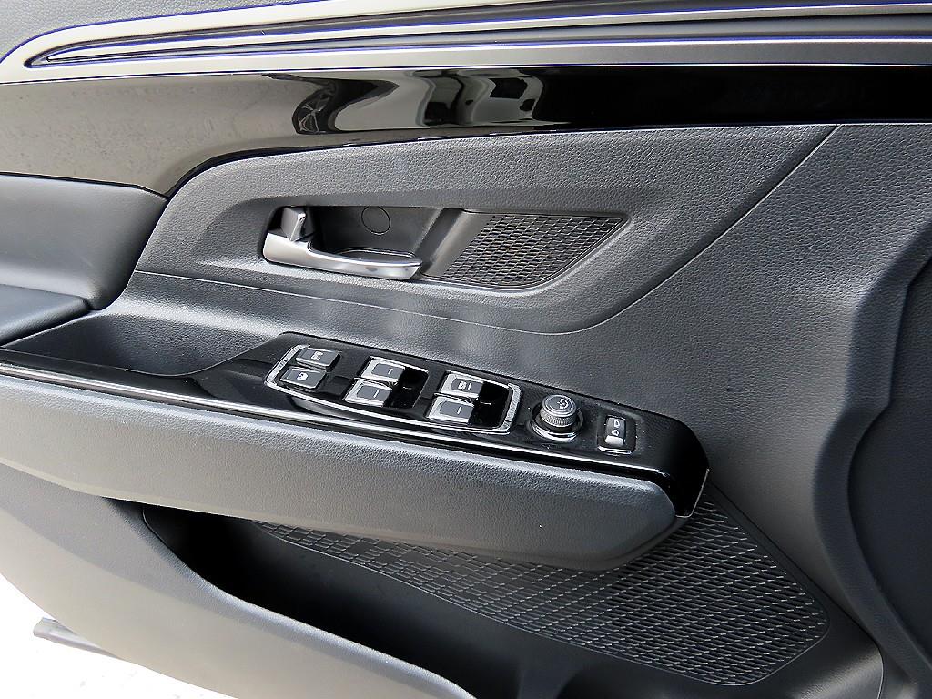 Ssangyong Korando - Vista 11